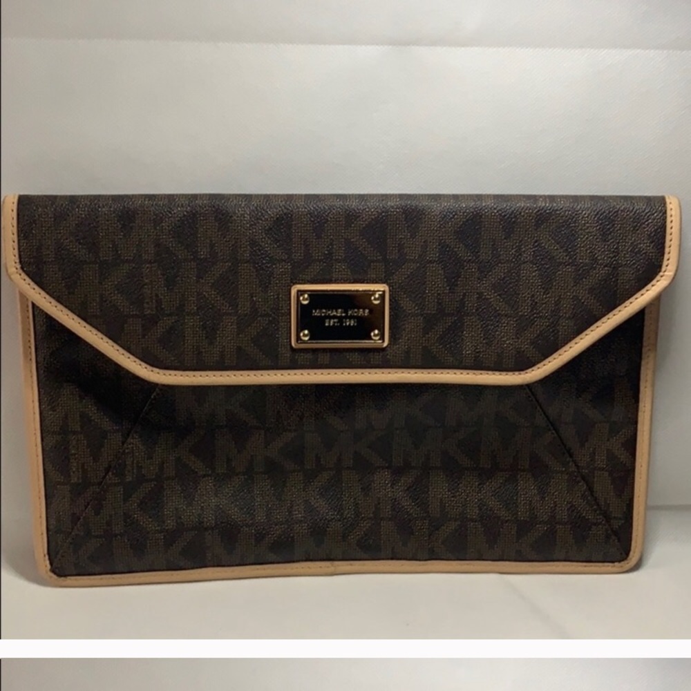 Michael Kors Logo Envelop Tablet case - like new